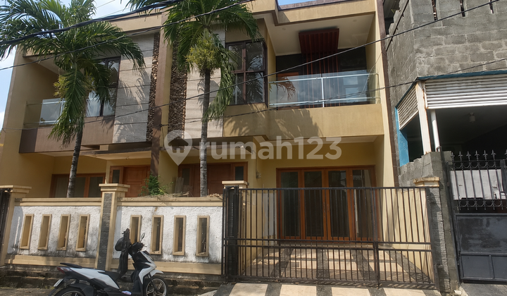 2-Story House in Jatibening Baru 2-Story House in Jatibening Baru