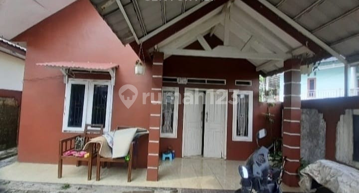Strategic House Ready to Occupy on Kaum Pandak Street, Karadenan, Cibinong Strategic House Ready to Occupy on Kaum Pandak Street, Karadenan, Cibinong