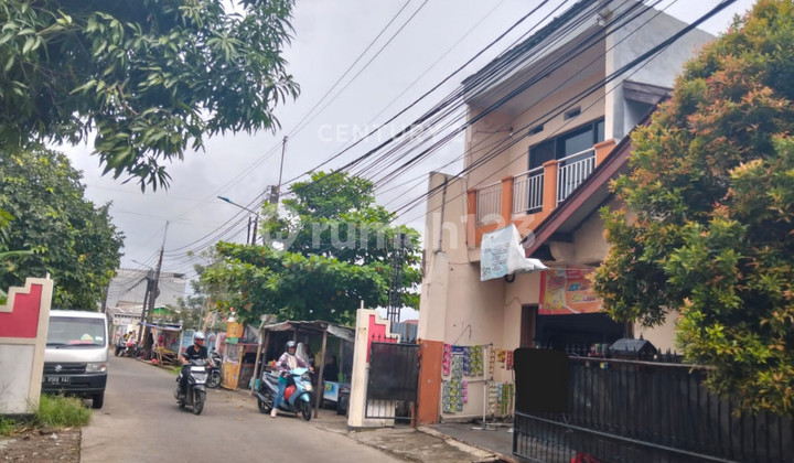 Rumah Strategis Dekat Area Kuliner Di Perumahan Aren Jaya Bekasi