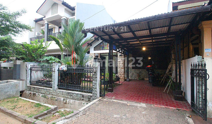 Strategic Move-In Ready House in Graha Cinere Housing, Depok Strategic Move-In Ready House in Graha Cinere Housing, Depok