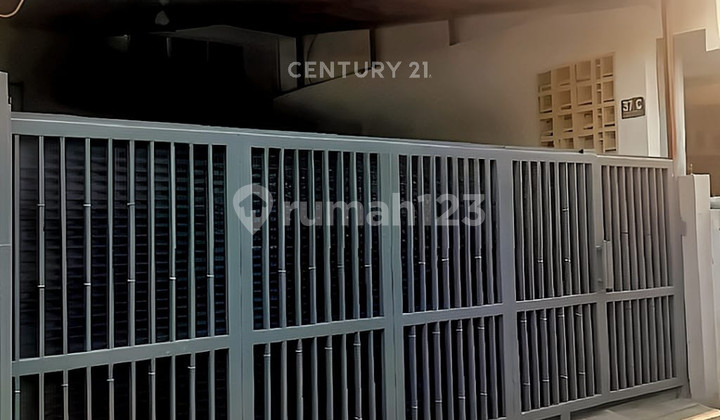 Rumah Strategis Dekat Kampus Di Jl Swadaya Tangerang Selatan Rumah Strategis Dekat Kampus Di Jl Swadaya Tangerang Selatan