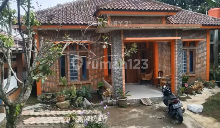 Rumah Luas Plus Kolam Ikan Siap Huni di Jl Batu Gede Ciapus Bogor