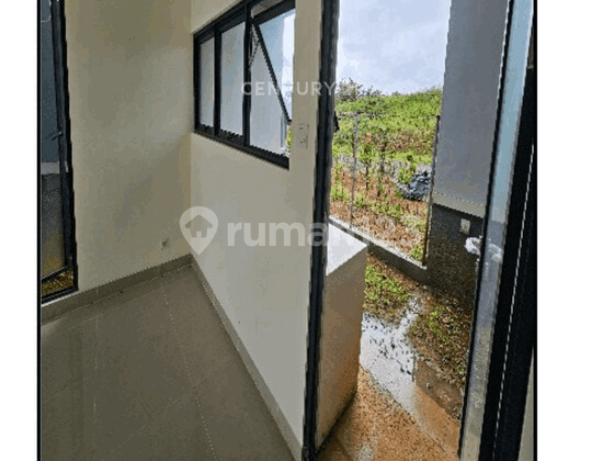 New Ready-to-Occupy House Near Toll Access in Rancamaya Golf Estate 2