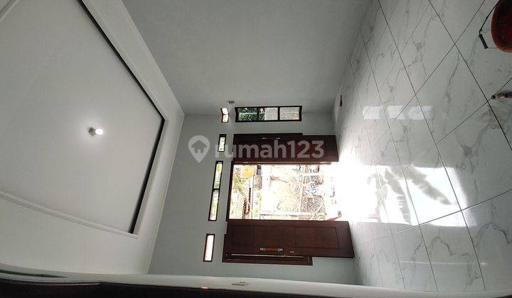 2 unit Lagi plus garasi Mobil rumah Mininalis di sawangan