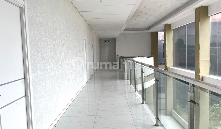 Sewa Gudang Marketing Gallery Pinggir Jalan Raya Kelapa Dua 6
