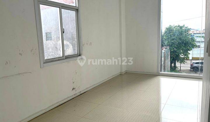 Sewa Gudang Marketing Gallery Pinggir Jalan Raya Kelapa Dua 12