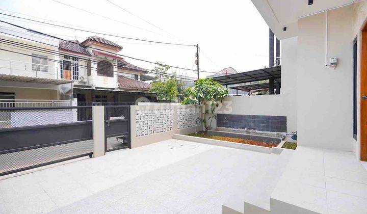 Rumah Baru Dekat St Ursula Harga Bagus , Bsd Nusaloka 2