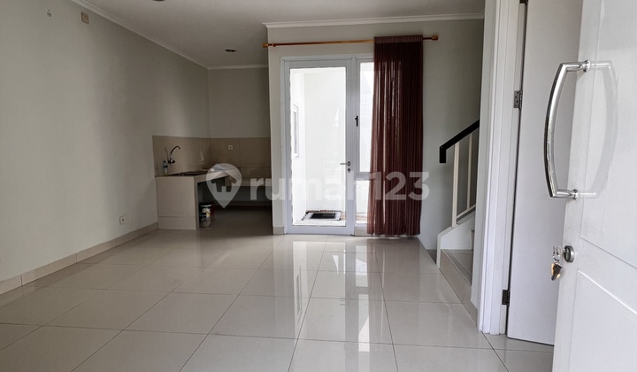 Ready-to-Live House For Quick Sale In Bsd Eminent 2