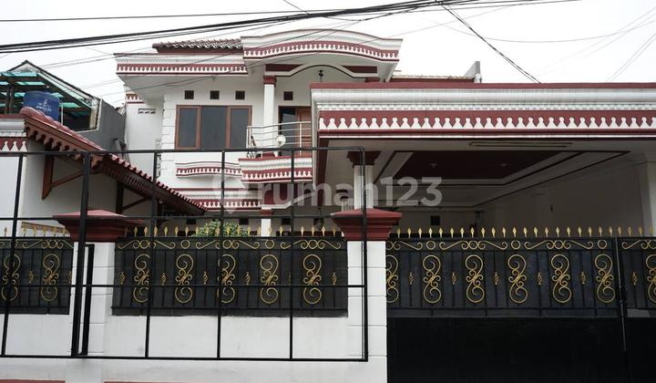 For Sale Fast Strategic Ready-to-Occupy House In Golden Triangle West Jakarta