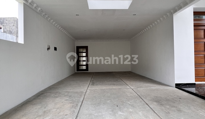 Super Luxury House for Sale with Friendly Price in BSD Puspitaloka 2