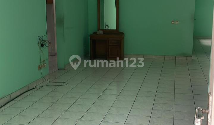 For Sale House on Main Road Suitable for Business in BSD Nusaloka 2