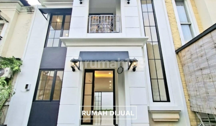 Favorite New House with Strategic Location in Bintaro Sector 9