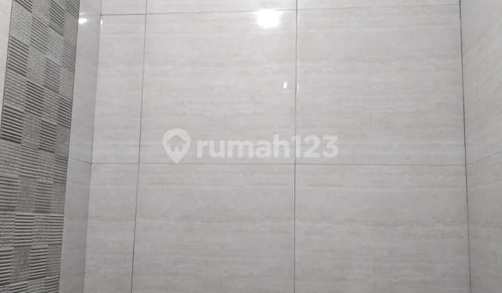 Cluster Perumahan Dengan Konsep Eropa Klasik, One Gate System  8