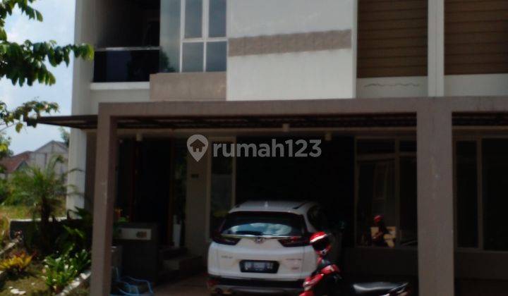 Rumah 3 Lantai Dg Kolam Renang ,Vasana Residance Depok Jogja.  1