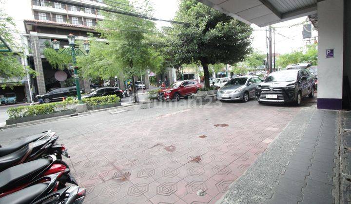 Disewakan Gedung Komersial 3 lantai plus rooftop dekat Tugu Jogja 2