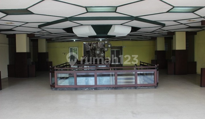 Premium 3-Story Shop House + Rooftop in Central Jogja City, Ideal for Business, Close to Tugu Station & Malioboro 2