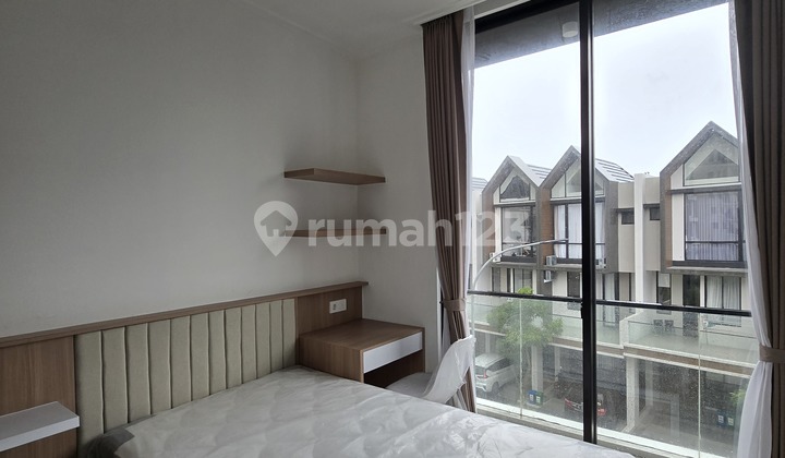 Rumah Full Furnish Cluster Osaka Pik2 3 Lantai Minimalis (Cynthia0878xxxxxxxx