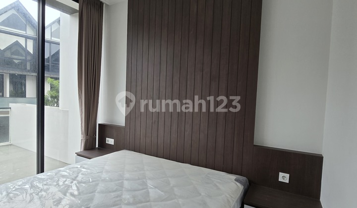 Rumah Full Furnish Cluster Osaka Pik2 3 Lantai Minimalis (Cynthia0878xxxxxxxx