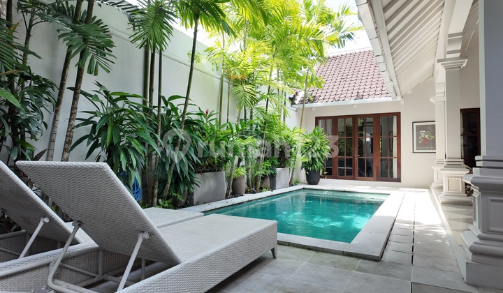 Private Pool Villa 2 Bedrooms Furnished in Seminyak Pk