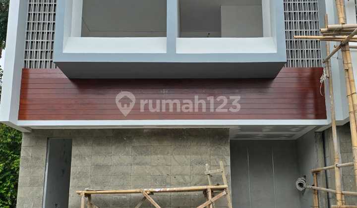 Siap Huni Rumah Baru Lantai 2 di Dalung Bg 2