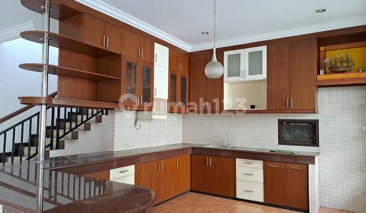 Rumah Mewah 2 Lantai Area Gatsu Tengah Dekat Living World Dd 2