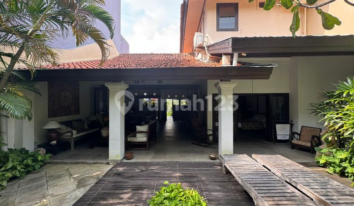 Dijual Rumah Furnish Halaman Luas Di Mumbul Ho