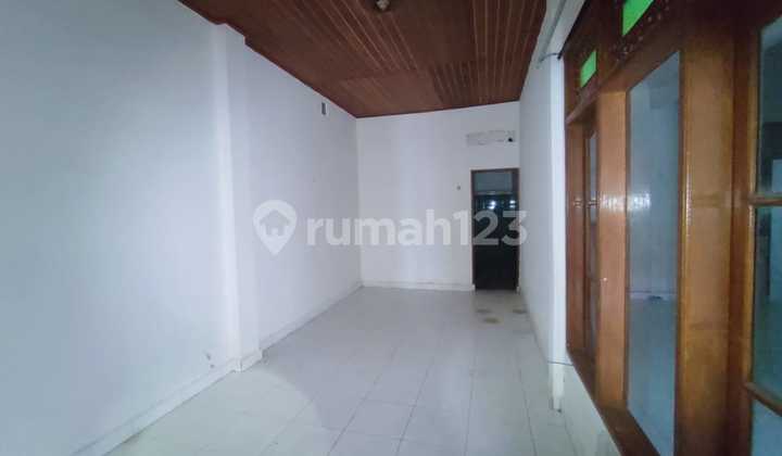 Dijual Rumah Lantai 2 SHM 7 Kamar di Kuta Dd 2