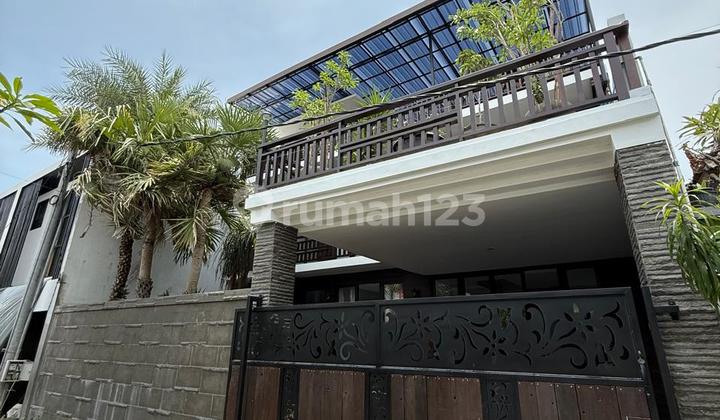 Ready-to-Occupy Modern 3-Story House in Canggu Cn 2