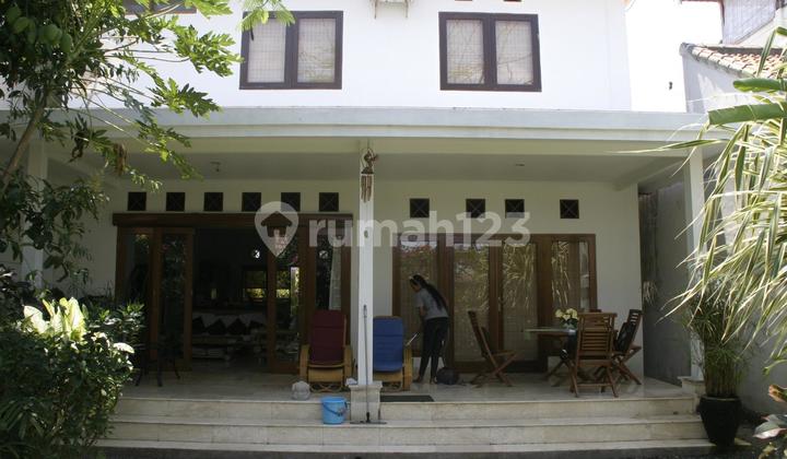 Dijual Rumah 4 Kamar Furnish Private Pool Di Mumbul Ho 2