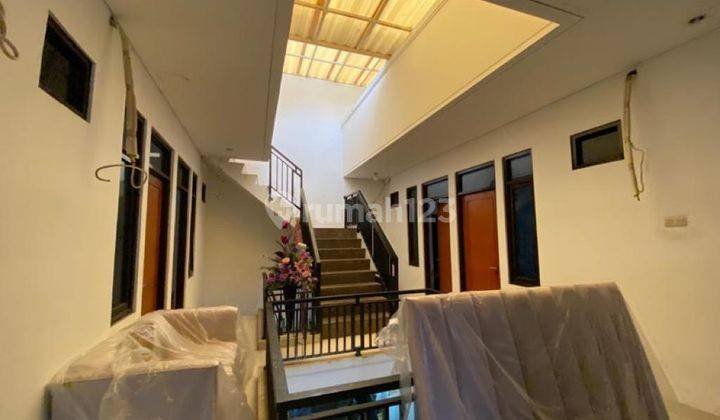 Dijual Rumah Kos 3 Lantai Aktif Siap Pakai di Komplek Muara 1