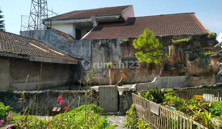 Dijual rumah di Mainroad Lembang 2