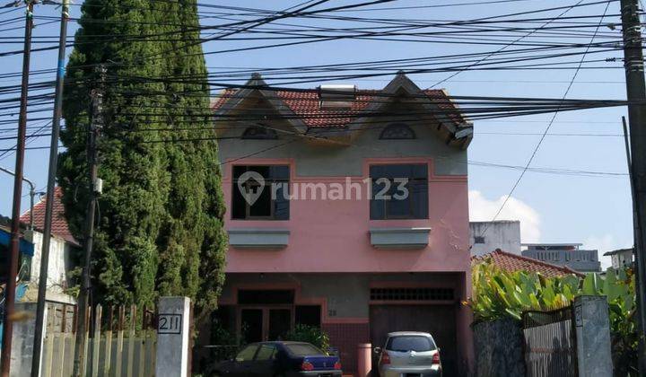 Dijual rumah di Mainroad Lembang 1