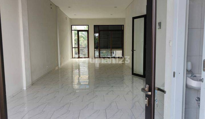 Dijual ruko 3 lantai dan Apartemen di jalan Moch Toha 1