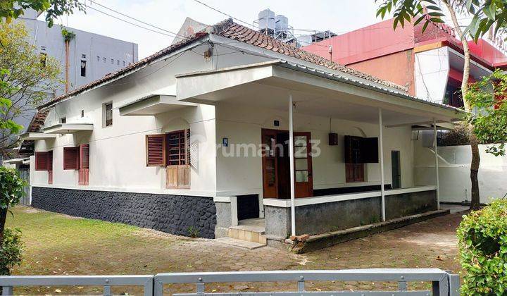 Jual rumah hitung tanah di Dr rum cocok buat usaha 2