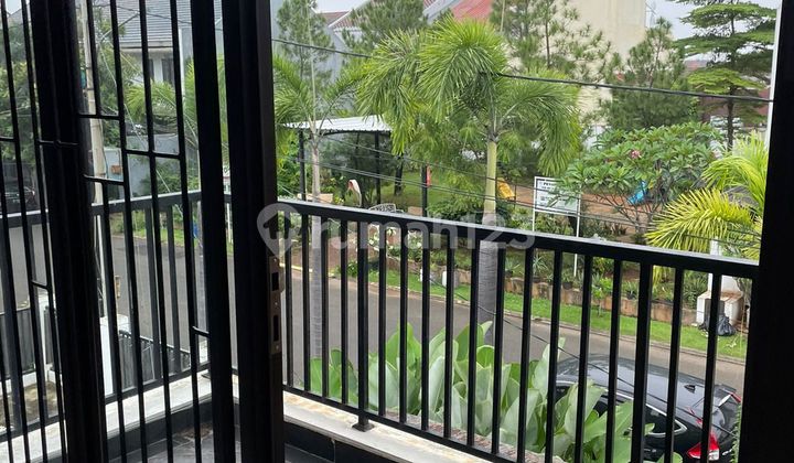 Rumah Cantik Depan Taman di Aralia 4