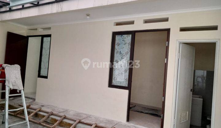 Disewakan Rumah 2 Lantai di Cluster Taman Sari, Harapan Indah Bekasi 1