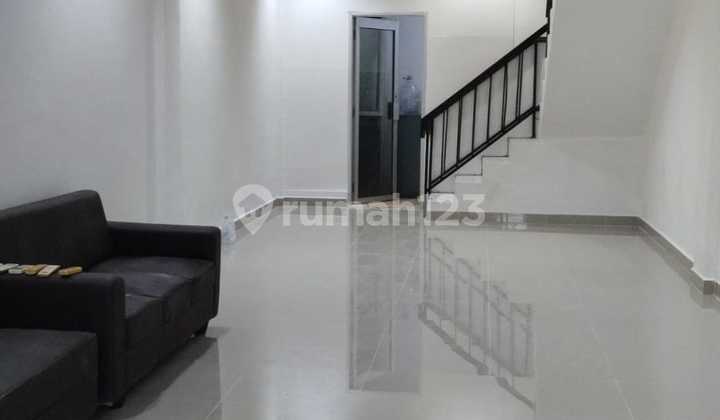 Shop House for Rent in Warung Buncit Raya Area, Ready to Use 2