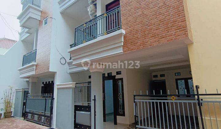 Rumah Baru Model Classic Dekat Selangkah Ke Pesqnhg di Pesanggrahan jakarta selatan 2