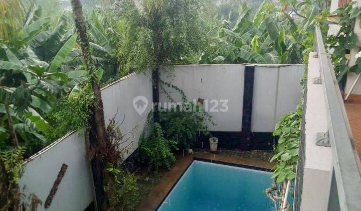 Rumah Mewah Dengan Kolam Renang Lebak Bulus Jakarta 2