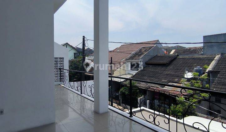 Rumah Baru Dengan Model Classic elegant Pondok Kopi Jakarta Timur 2