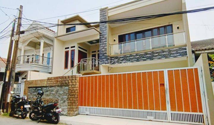 Rumah Baru Dengan Model Split Level Jatiwaringin Pondok Gede 1