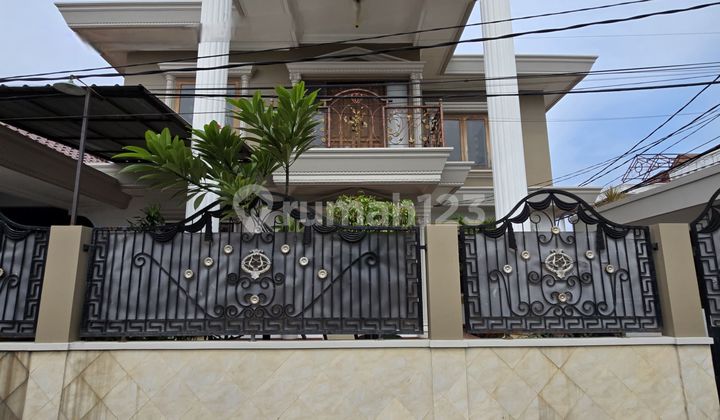 Rumah Mewah Di Jual Dalam Perumahan Posisi Hook Jatiwaringin