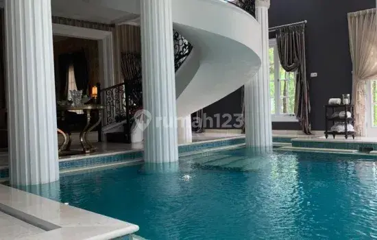 Rumah Mewah Dengan Pool Dan Roof Top di Pos Pengumben Karta Barat 1