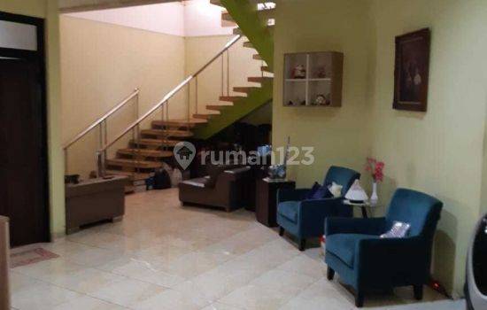 Rumah Intercon Semi Furnished Siap Huni 2 Lantai Komplek Interconjakarta Barat 1