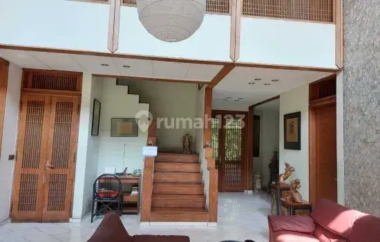 Rumah Lokasi Favourite Komplek Intercon, Jakarta Barat 2