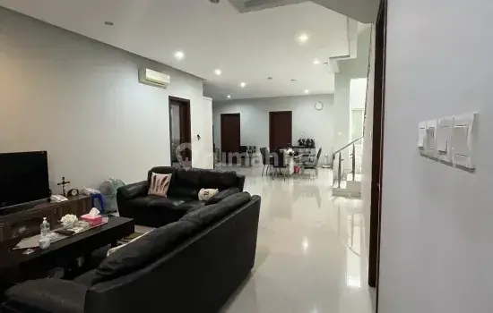 Rumah Cantik Cluster Garden House Pantai Indah Kapuk, Jakarta Utara 1