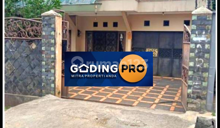 For Sale: House in Meruya commercial area, West Jakarta, facing the main road.