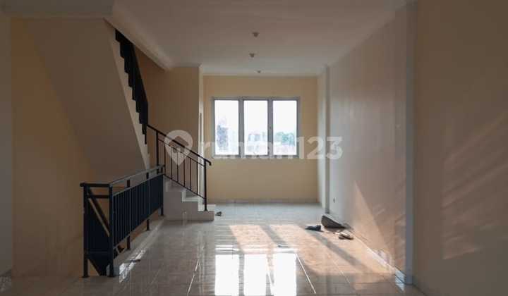 FOR SALE 4-STORY SHOPHOUSE former BTN Bank UIN, TANGERANG