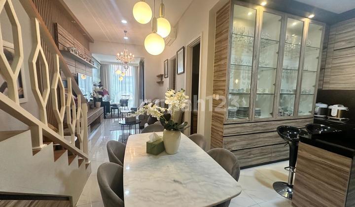 For Sale Beautiful and unique house in Discovery Area Bintaro Jaya 3 floors