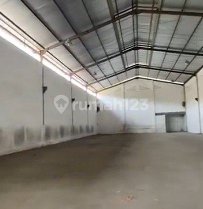 Warehouse for Sale, Ready to Occupy, Strategically Located in Kosambi
